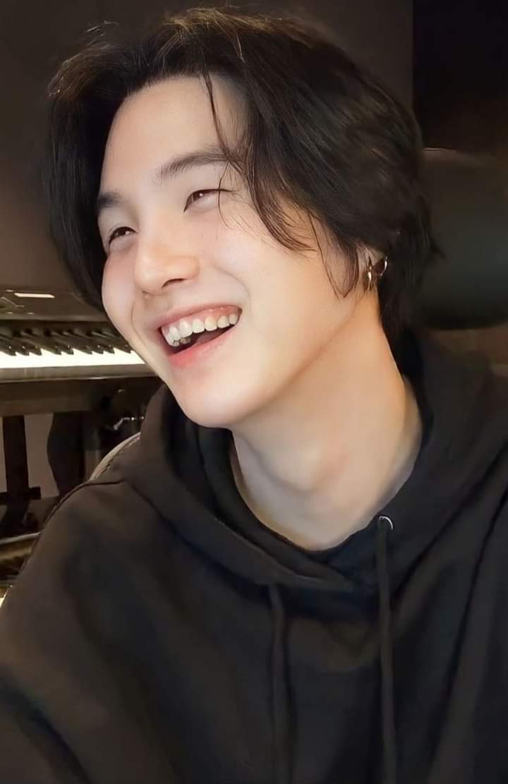 SDuthika's tweet photo. No matter we love you #MinYoongi @BTS_twt 

YOONGI DID NOT DISAPPOINT ARMYS
YOU DID NOT DISAPPOINT US YOONGI
WE LOVE YOU YOONGI
WE TRUST YOU YOONGI
FUTURES GONNA BE OKEY
#ARMYStandsWithSuga
#아포방포 #YoongiNeverWalksAlone https://t.co/ShRH8nLc3K