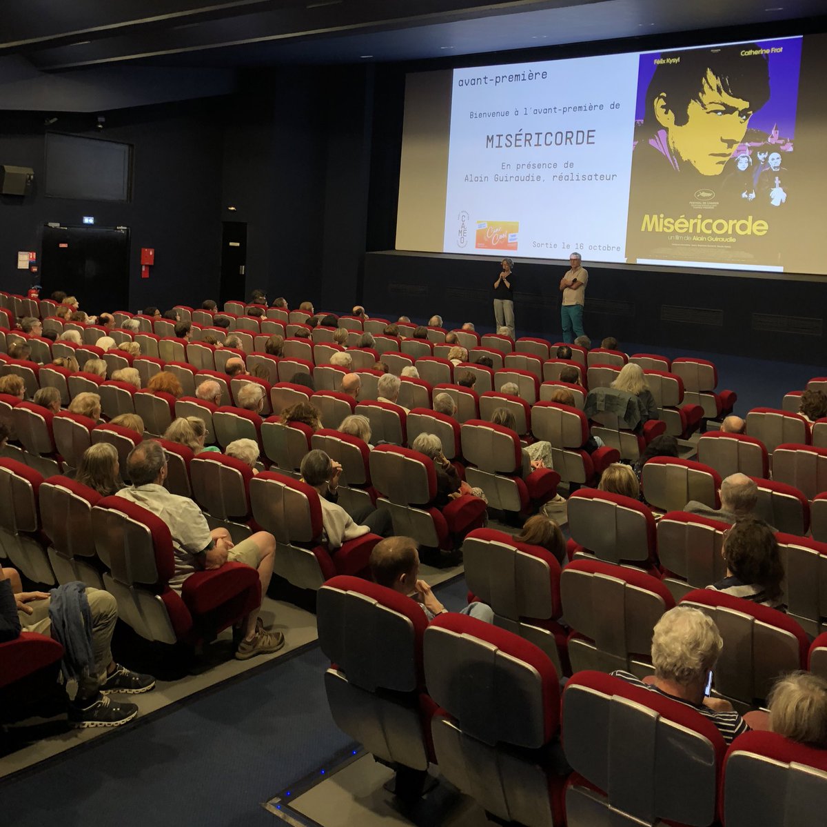 Après Strasbourg, à nouveau une belle affluence à Nancy pour l’avant-première de #MISERICORDE en présence d’Alain Guiraudie 💜

Au cinéma le 16 octobre 

L’opération <a href="/cine_cool_fr/">Ciné-Cool</a> se poursuit jusqu’au 31 août dans la <a href="/regiongrandest/">Région Grand Est</a> : 5€ la place dans les salles art &amp; essai.