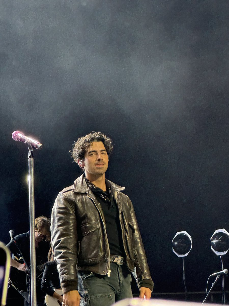 SingingWithJoeJ's tweet photo. Joe bb in Monterrey🥰 
#jonasbrothers #joejonas #TheTourMonterrey https://t.co/6Pw7GWCZ4w