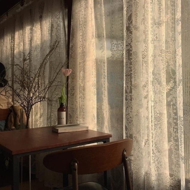 artindetails's tweet photo. sunlight through a curtain https://t.co/0Ock9Z5ZA2