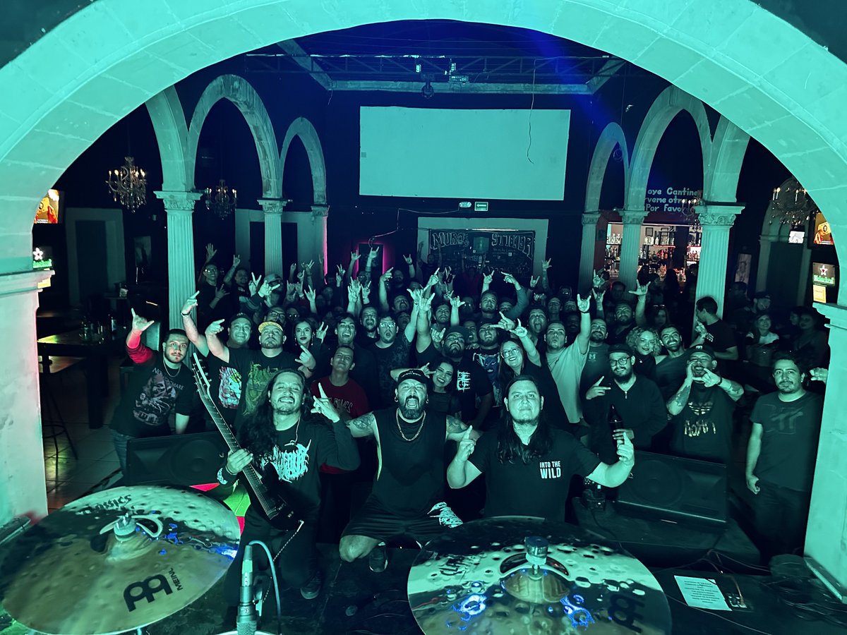 ¡Gracias Durango! ¡Fue una completa locura!

Gracias a toda la gente que se dio cita en #WolfTapRoom a las bandas #Éstivoz &amp; #SteelNight por rifarse, fue sin duda un grandísimo show con todo el apoyo y cariño de la gente, los queremos 🖤🔥

#AllMisery