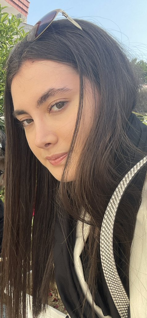 MODEROFDRAGONS's tweet image. هیچگونه عکسی با فیلتر ندارم