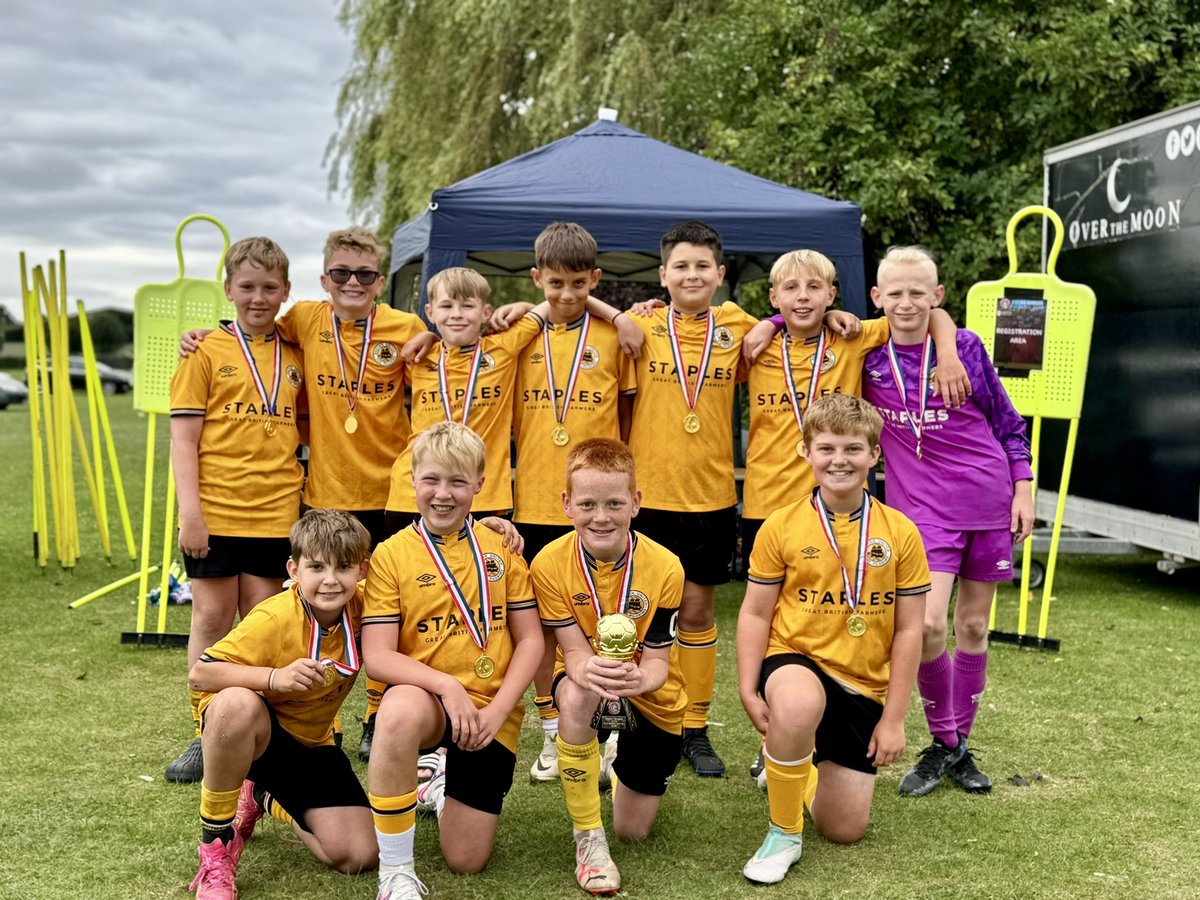 ChrisGaley80's tweet image. Massive well done to all the players at  @BUCFC U12’s winning the Boston Rangers tournament today, everyone of us parents and coaches are so proud of you all 🧡🖤🏆🥇