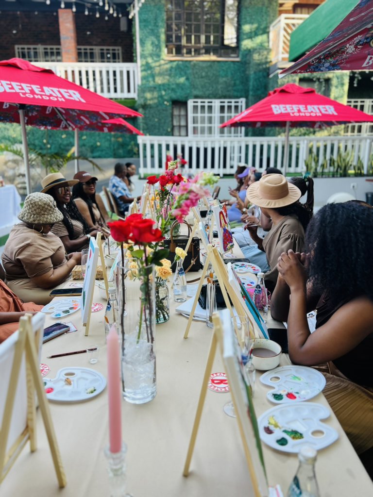 oupapilane's tweet image. 34 On Saturn

I had such an amazing Sunday afternoon being Picasso.  Next Sip and Paint will be hosted in September