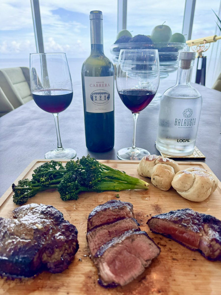 RafaelNodal's tweet image. Steak and broccoli kind of Sunday. 
#LoveWeekends #LiveWeekend