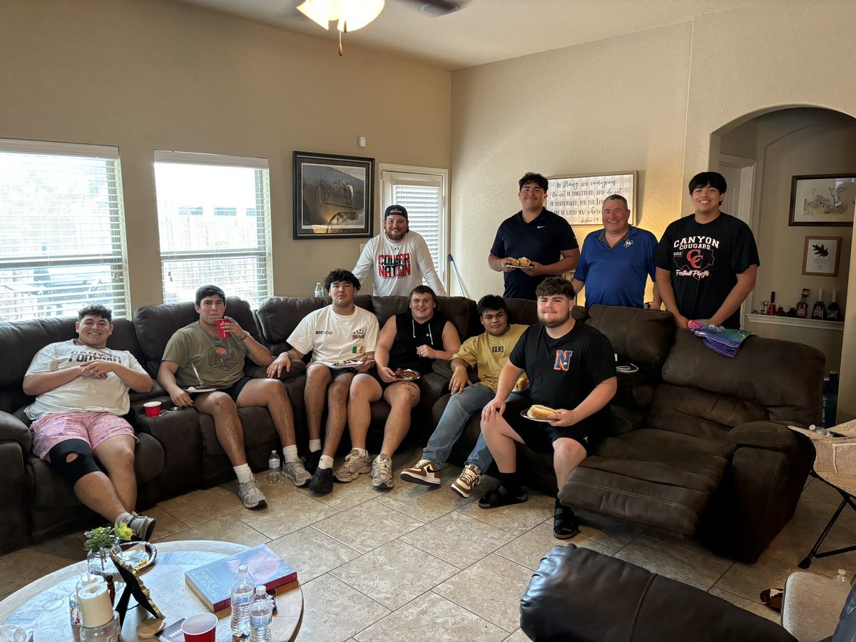 Proud of the growth in this group throughout fall camp. S/O to chef Baswell for the grub! 

Ready for another week to improve the process. 
 #MOB