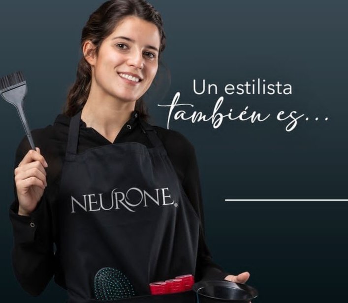 dpcpanama's tweet photo. Hoy celebramos a esas personas talentosas que dan vida y estilo a nuestro cabello 💇🧴

✨Feliz Día Internacional del Estilista✨

🧬La neurocosmética redefine el cuidado capilar al integrar ciencia y bienestar. 🧪 ¿Y tú, estás listo para elevar tus sentidos con NEURONE? 🧠 https://t.co/5YVaVlFNVs