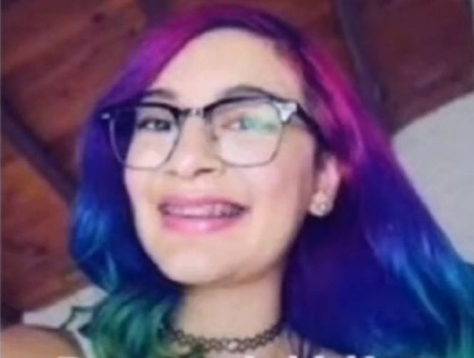 sebastianorrr's tweet photo. amo ser gay y enamorarme tan rápido de la primer persona que me de 1 poquito de atención idgaf yo vine a este mundo a sentir y no a guardarme nada https://t.co/C4KsT0Yl9b
