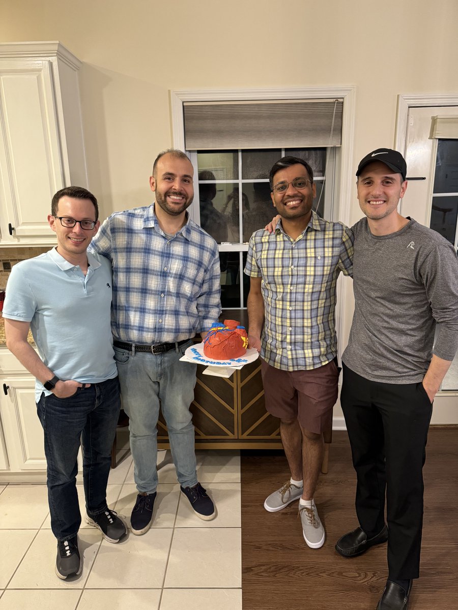 GNECardFellows's tweet image. Celebrating our fellows' birthdays today! It's not all work—sometimes, we take a break to enjoy some cake and good times together. Looking forward to our family growing with the next batch of future cardiologists! 🎂🥳 #FellowshipLife #FutureCardiologists
