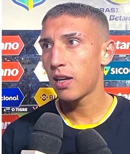 centralfbpaG's tweet photo. "O que mais me motiva a jogar por esse clube é saber que no final do jogo eu vou comer uma bucetinha"

Monsalve, em entrevista na saida de campo https://t.co/gJqyaEiWXf