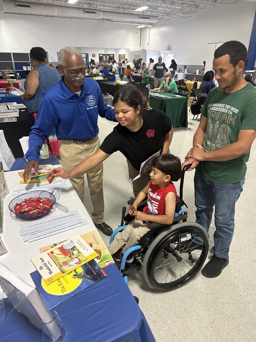 TalleyTrustee's tweet photo. Thanks to @CAFE_Indy46226 for hosting the 1st Annual Back2School Tailgate! We were fortunate that Unity In Christ Family Worship Center and The Untold Foundation Inc were partners in putting the event on. It was wonderful to pass out resources to get students ready for the school https://t.co/GlbQ3Y2siG
