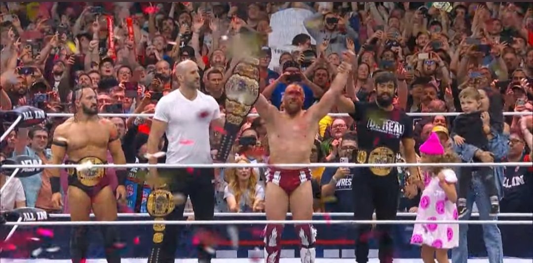 UndisputedRev's tweet photo. FIRST WILL OSPREAY WON HIS TITLE BACK

THEN RICOCHET MADE HIS AEW DEBUT 

THEN STING RETURNED TO HELP DARBY ALLIN

AND TO TOP ALL OF THIS BRYAN WON THE FCKING AEW WORLD TITLE.

I LOVE WRESTLING! #AEWAllIn #AEWAllInLondon https://t.co/X67hNuUHcZ