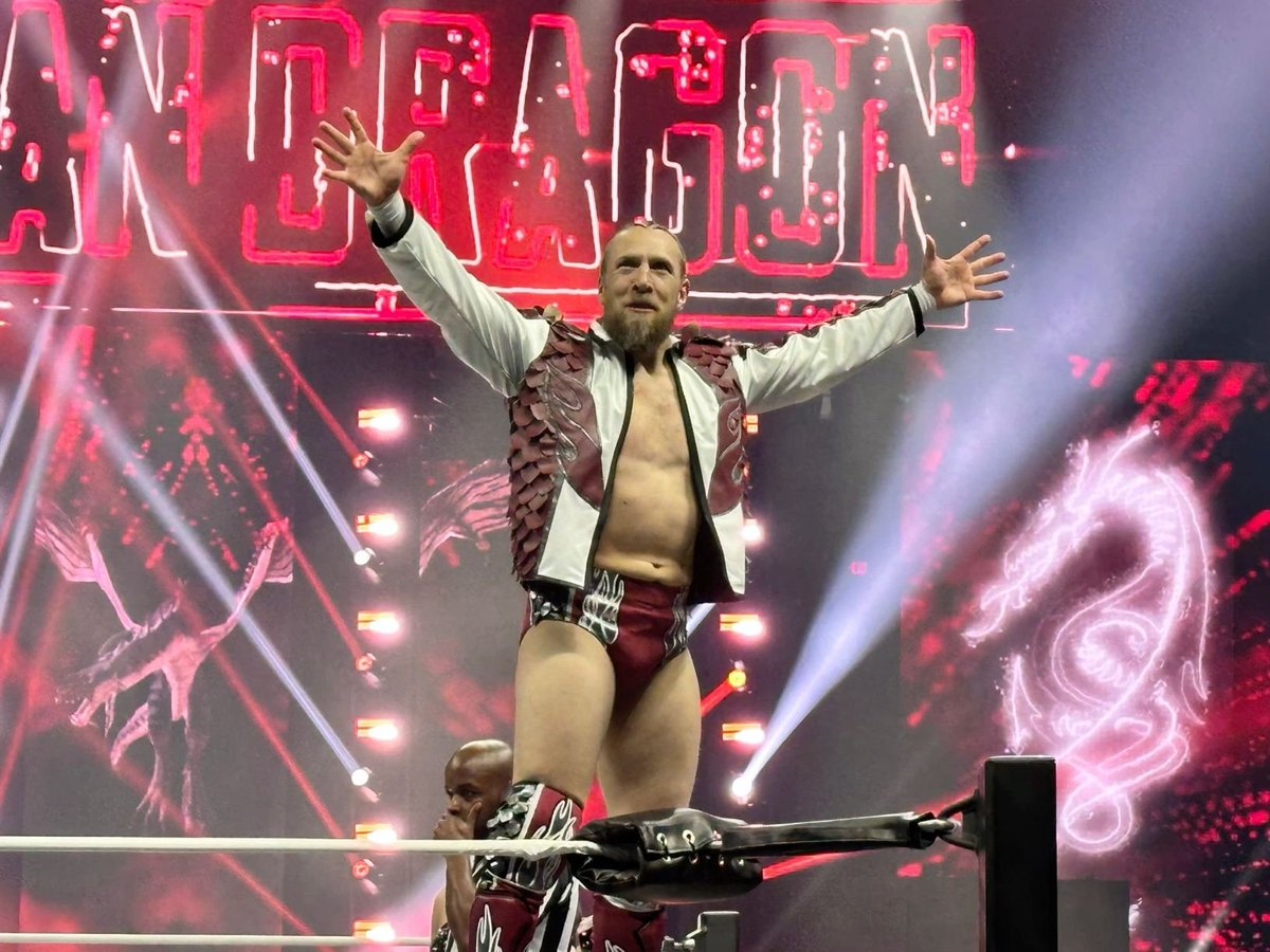 - Ganó el título mundial de WWE en WrestleMania y el título mundial de AEW en All In.
- Luchó en el MSG, Wembley Stadium, Arena México y Tokyo Dome.
- Todos los grandes luchadores tienen buenos combates contra él.
- Entiende que en el wrestling se trasciende más allá de las