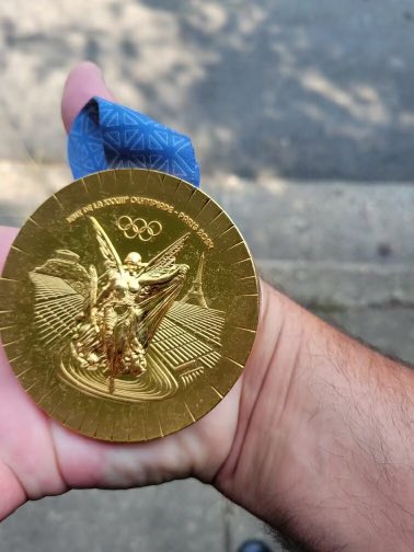 ArlingtonVaPD's tweet photo. Today, ACPD’s Motor Unit had the honor of escorting Olympic gold medalist Torri Huske to her Welcome Home Celebration! Huske, born and raised in Arlington County, returned home from the Paris 2024 Olympic Games where she won three gold medals and two silver medals. 🏅 https://t.co/pL09I2o4Ga