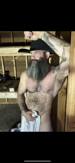 Meet me in the shed daddy ?‍??‍??‍? https://t.co/ZVCWns7Quk