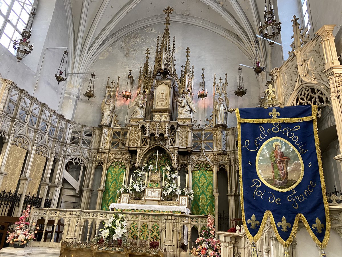 [COMMUNIQUÉ]
Message du Prince Alexandre de Bauffremont-Courtenay, Président d’honneur du Cercle Saint Louis Roi de France.

#saintlouis #charité #chrétienté #france