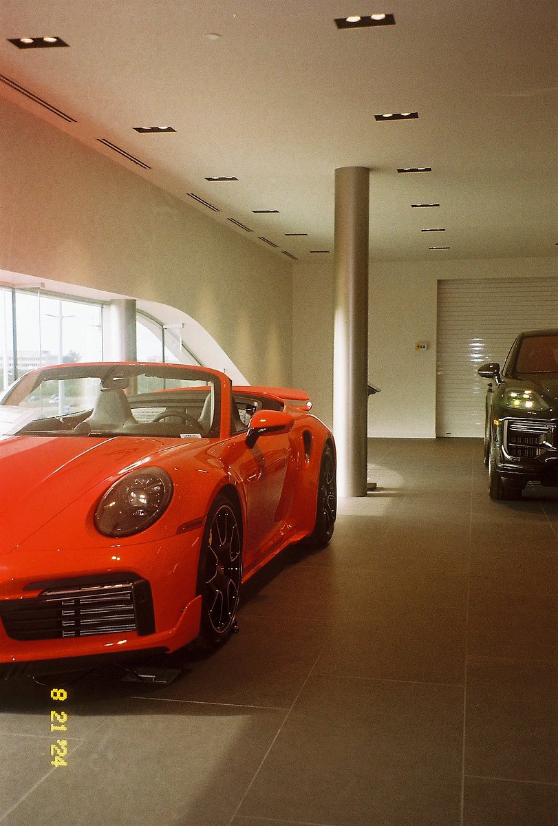 FUCKARTEZ's tweet photo. Porsche. Beachwood, Ohio
📸Canon Sure Shot 60 Zoom
🎞️Kodak Gold 200 https://t.co/VV1nCdjswo