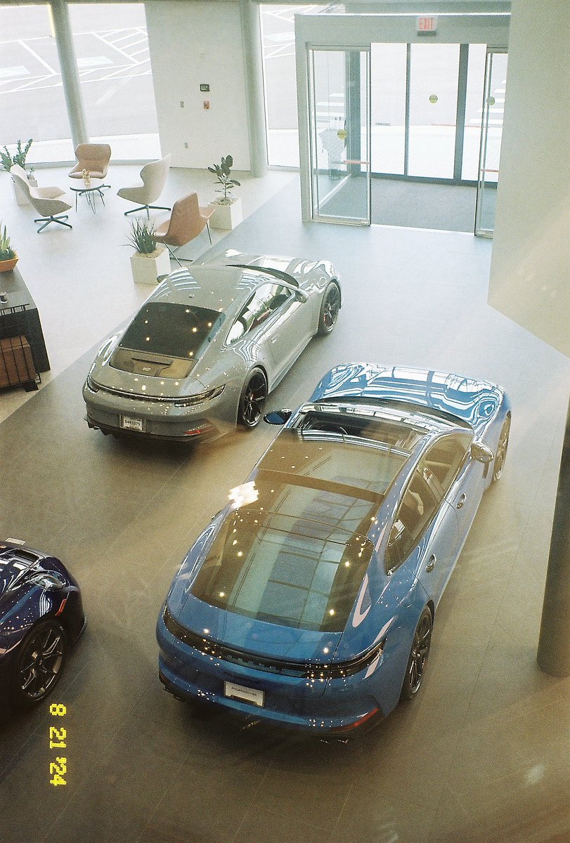 FUCKARTEZ's tweet photo. Porsche. Beachwood, Ohio
📸Canon Sure Shot 60 Zoom
🎞️Kodak Gold 200 https://t.co/VV1nCdjswo