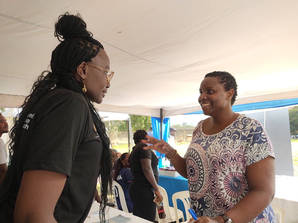 AcademyFea's tweet photo. Exhibited at the @YALIRLCAlumniUg  Vs @ntvuganda football match. We were graced with the presence of Ellen-Public Affairs Office,@usmissionuganda .

#Capacitybuilding
#Economicempowerment https://t.co/BnvppKWiYh
