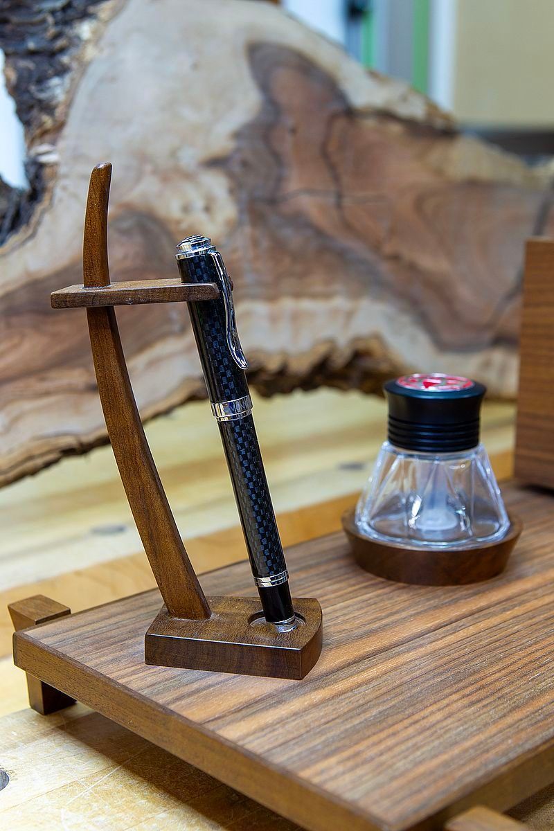 canwoodworking's tweet photo. FROM ROB"S BENCH "Small (yet beautiful) wooden items" #Woodworking #Workshop #Furniture #DIY #HandMade #Tools #Make #Design #CanadianWoodworking #canwoodworking #Robsbench READ NOW: https://t.co/Gd7IqFZbir https://t.co/Ev0r85nEO7