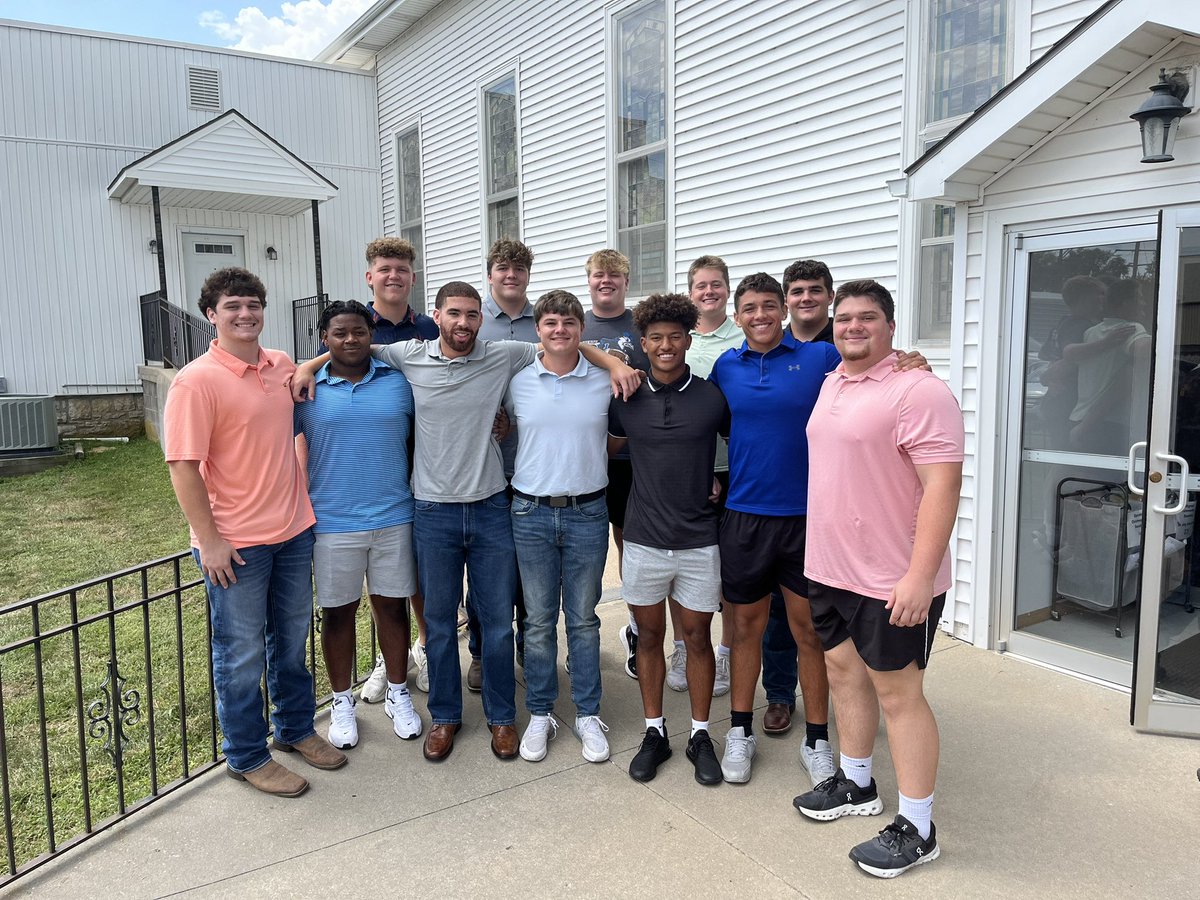 Great Sunday with some of the guys! <a href="/JaysFootball/">Liberty Football</a> <a href="/robpearcy/">Rob Pearcy</a>
