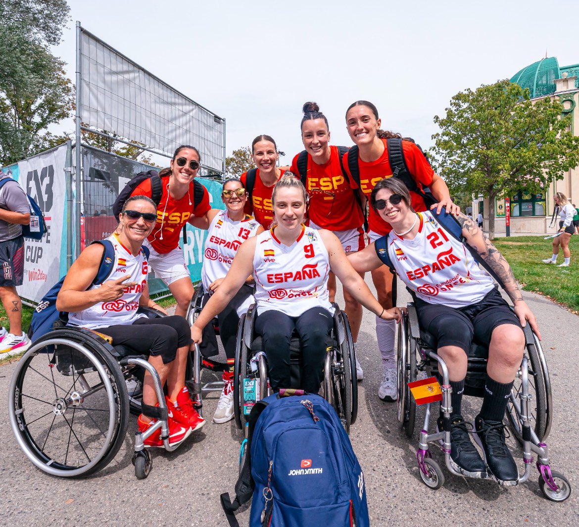 anaislopez23's tweet photo. DOS selecciones de España CAMPEONAS DE EUROPA el mismo día.

Viva el baloncesto femenino ❤️🥇 https://t.co/PIs7JEqJGi