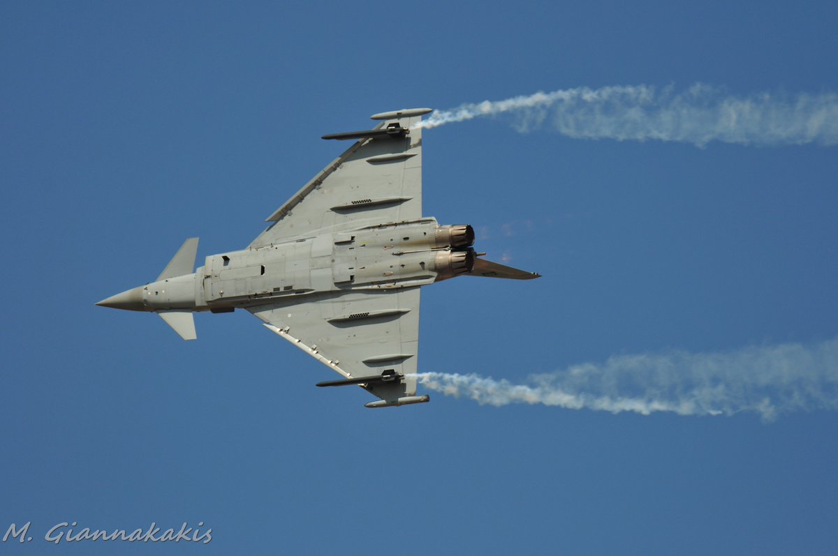 MyronGian's tweet photo. Saudi Eurofighter Typhoon displaying at Athens Flying Week 2023
#saudiarabia #royalsaudiairforce @modgovksa #eurofighter #typhoon #demonstration #smoke #athensflyingweek #afw #afw2023 @athensflyingweek #aviation #airshow #militaryaviation #Tanagra #Greece #d300 #nikonphotography https://t.co/NlKuYORaDU