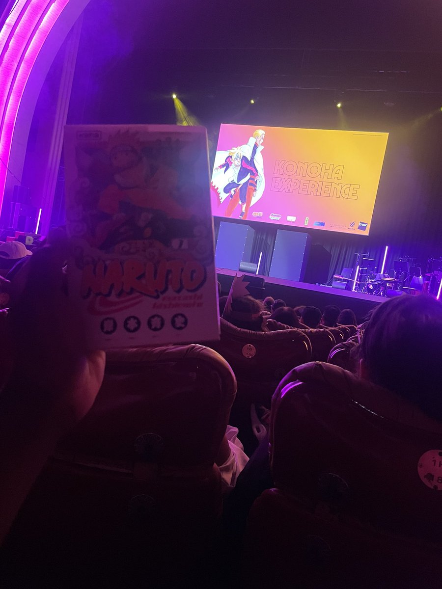 Rencontrer Masashi Kishimoto et Mikio Ikemoto m’a confirmé à quel point, j’aime la licence Naruto/Boruto. Depuis des années, je soutiens cette licence et voir les auteurs m’a donné encore plus envie de propager la beauté de cette licence.