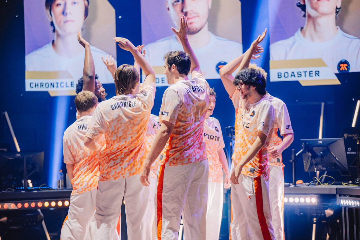 chris bet tweet media