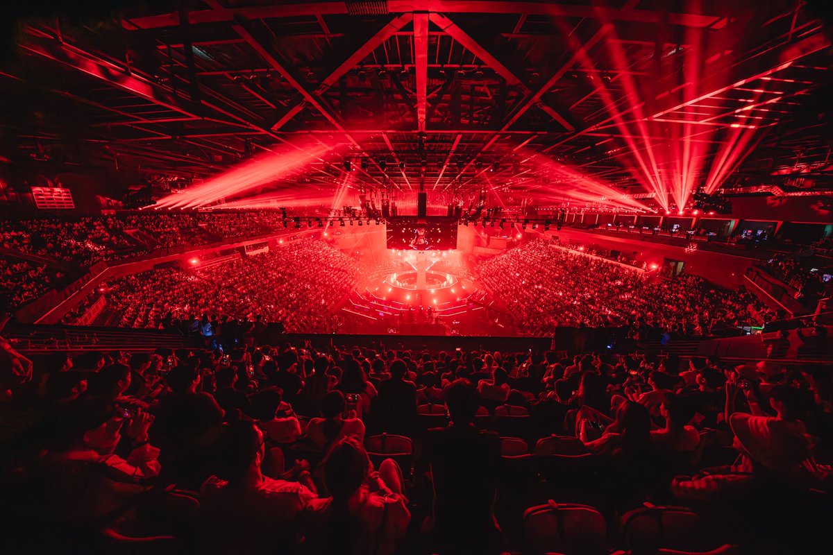 chris bet tweet media