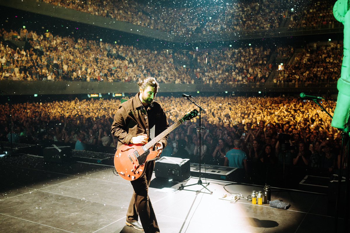 NoahKahan's tweet photo. That one was for Vincent. One for the books in Amsterdam last night https://t.co/NwIbJoIHdQ