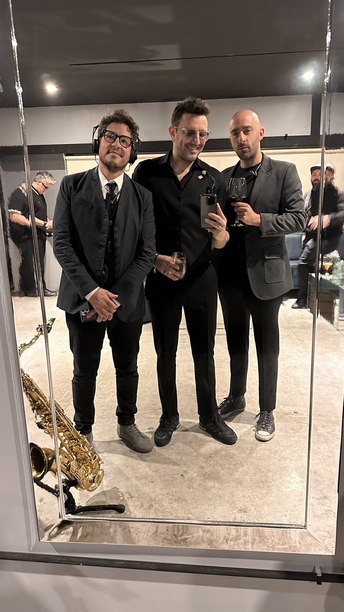 EGBrancciari's tweet photo. Los mozos de la fiesta 🤣 https://t.co/Rdr0btNGiO