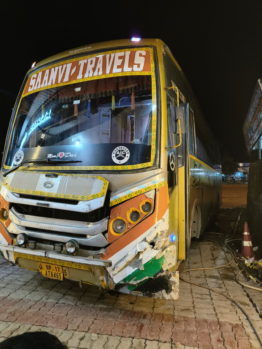 factsofindia08's tweet photo. @redBus_in This is my bus https://t.co/sPYa8nKDXh