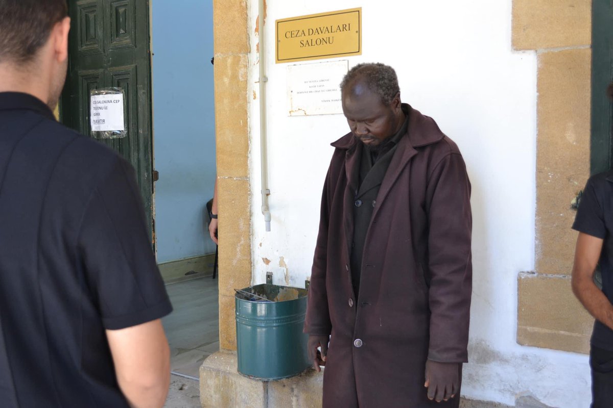 Adalet ve Hukuk üzerine saatlerce konuşabiliriz bu fotografa bakip.