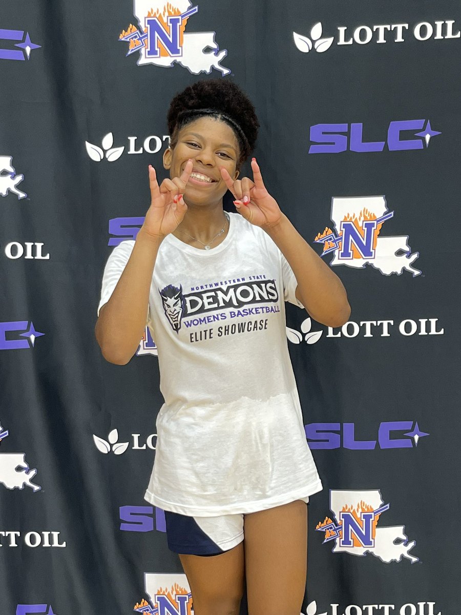 theLailaJ's tweet photo. Had an amazing experiences with nsuwbb at their Elite Camp! 10/10 https://t.co/pUs0tRhinJ