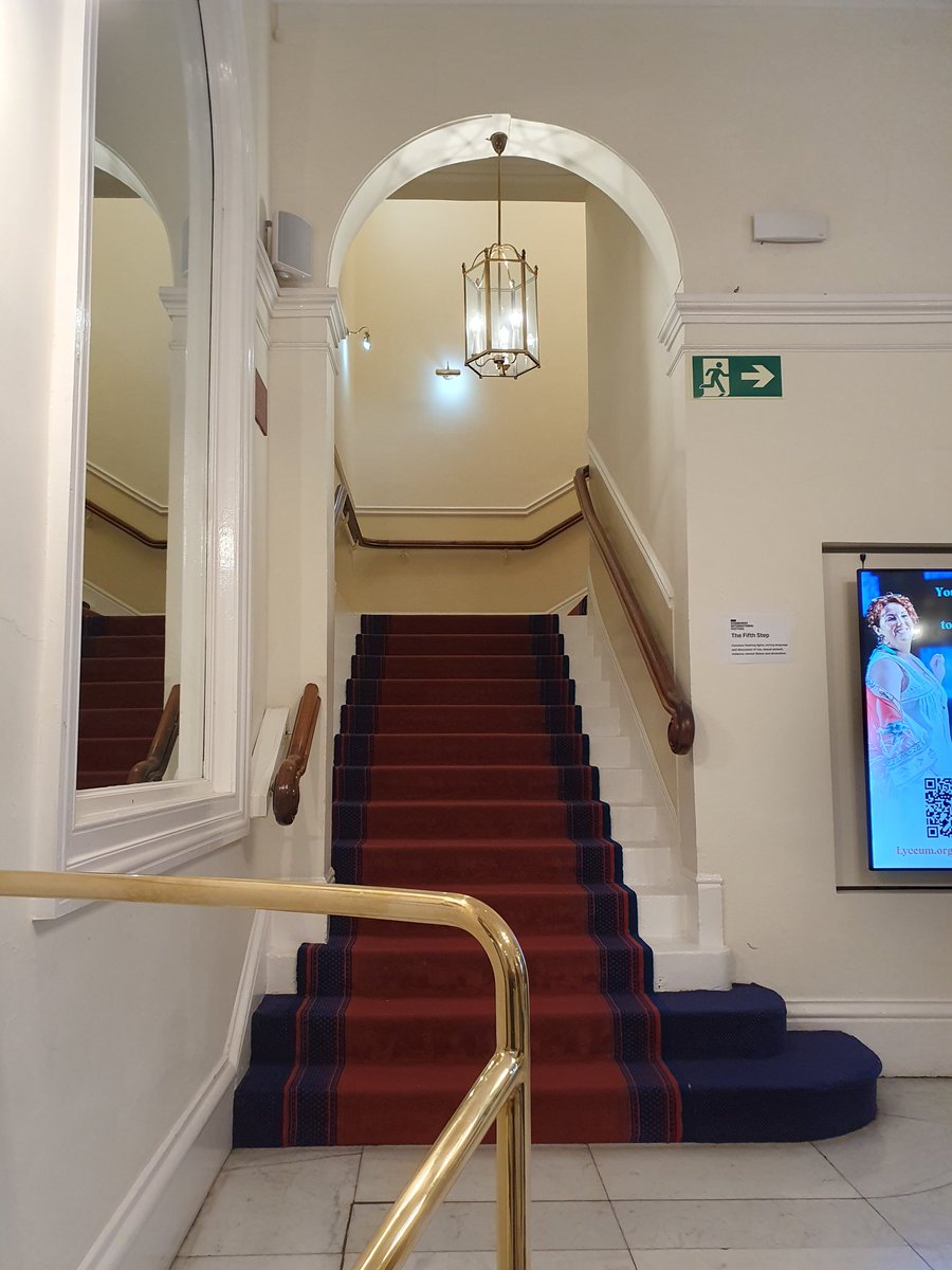 Josmun50's tweet image. What a wonderful night it was, at @lyceumedinburgh. Beautiful, really beautiful theatre. Watching #thefifthstep on front row was just terrific, great played  (even understood the jokes despite being a Dutchie)