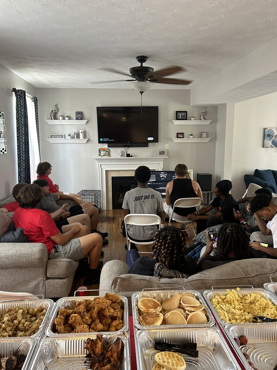 Sunday team bonding at the Billups household. Great food and great company. Like I’ve said before - this is an enjoyable group to coach. Genuinely enjoy being around each other. Great sign of things to come #BeatFF