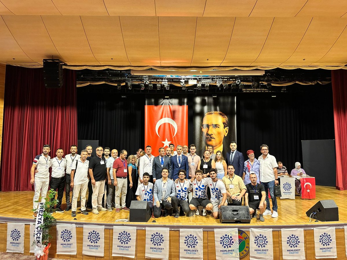 Partimizin 2. olağan Kongresi renkli ve bir o kadar sıcak görüntülerle tamamlandı. Katılım sağlayan, mesaj gönderen, destek veren tüm Memleket sevdalılarına sonsuz teşekkürü bir borç biliriz.
#muharremince
#memleketpartisi
#halililkerçelik
#kayhanyüreğir
#turgutokur