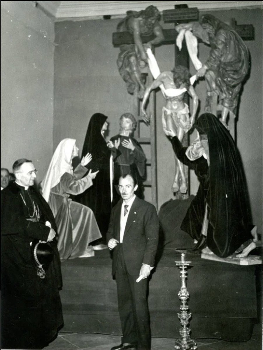 juacaperezz's tweet photo. ortega bru junto al descendimiento (1957) https://t.co/36zfBsUxnR