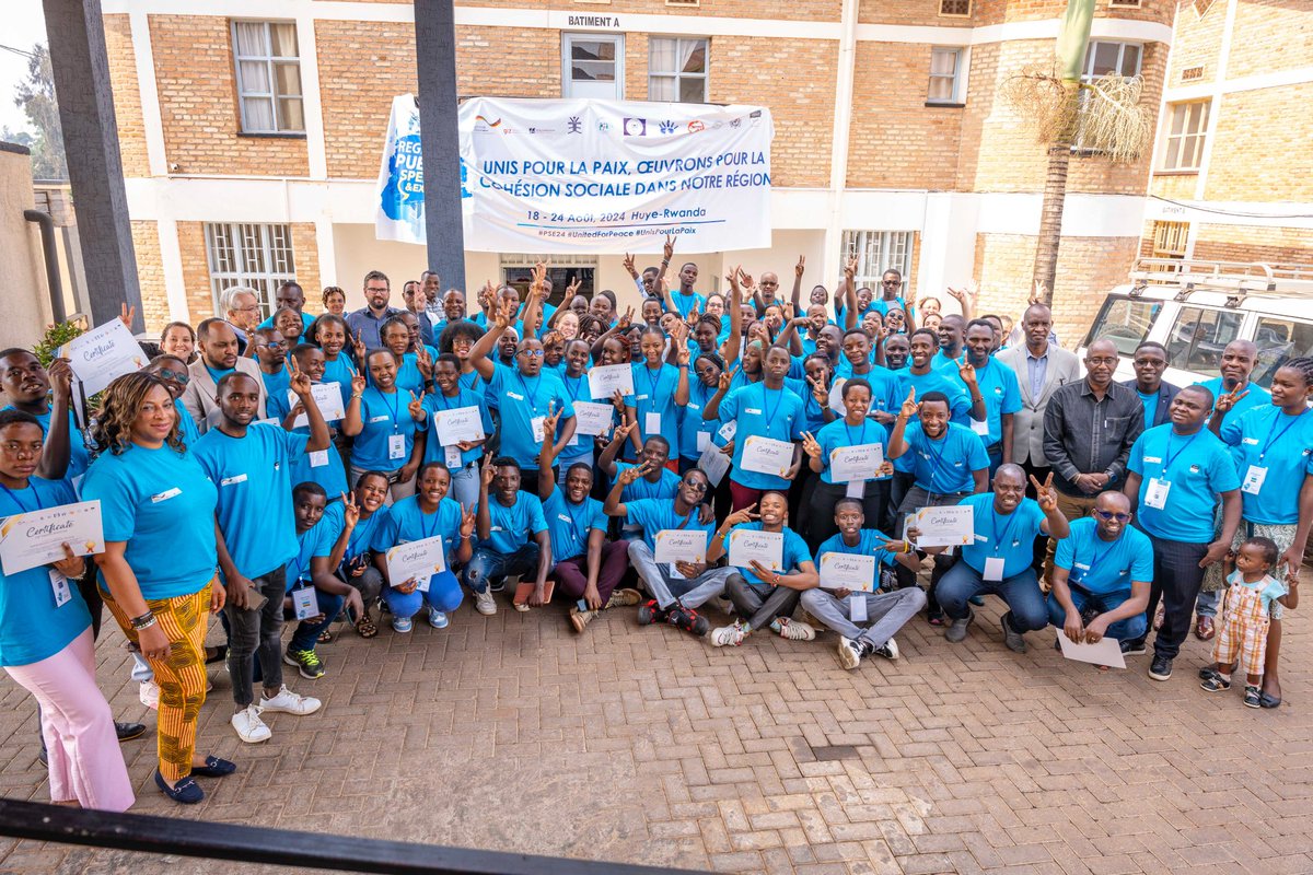 Cjv001's tweet photo. Heureux d'avoir défendu les couleurs de RDC🇨🇩 à ce rendez-vous annuel du "PUBLIC SPEAKING AND EXCHANGE" du 18 au 24 Août 2024 à #HUYE.

Aux côtés de nos pairs, nous étions "unis pour la Paix et avons œuvré pour la Cohésion sociale dans notre sous-région des Grands-Lacs."

#PSE24 https://t.co/uQu4NMiqvN