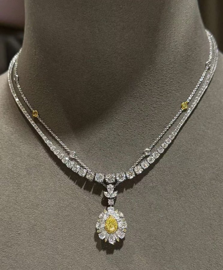 عالم المجوهرات (@f4shionall) on Twitter photo 