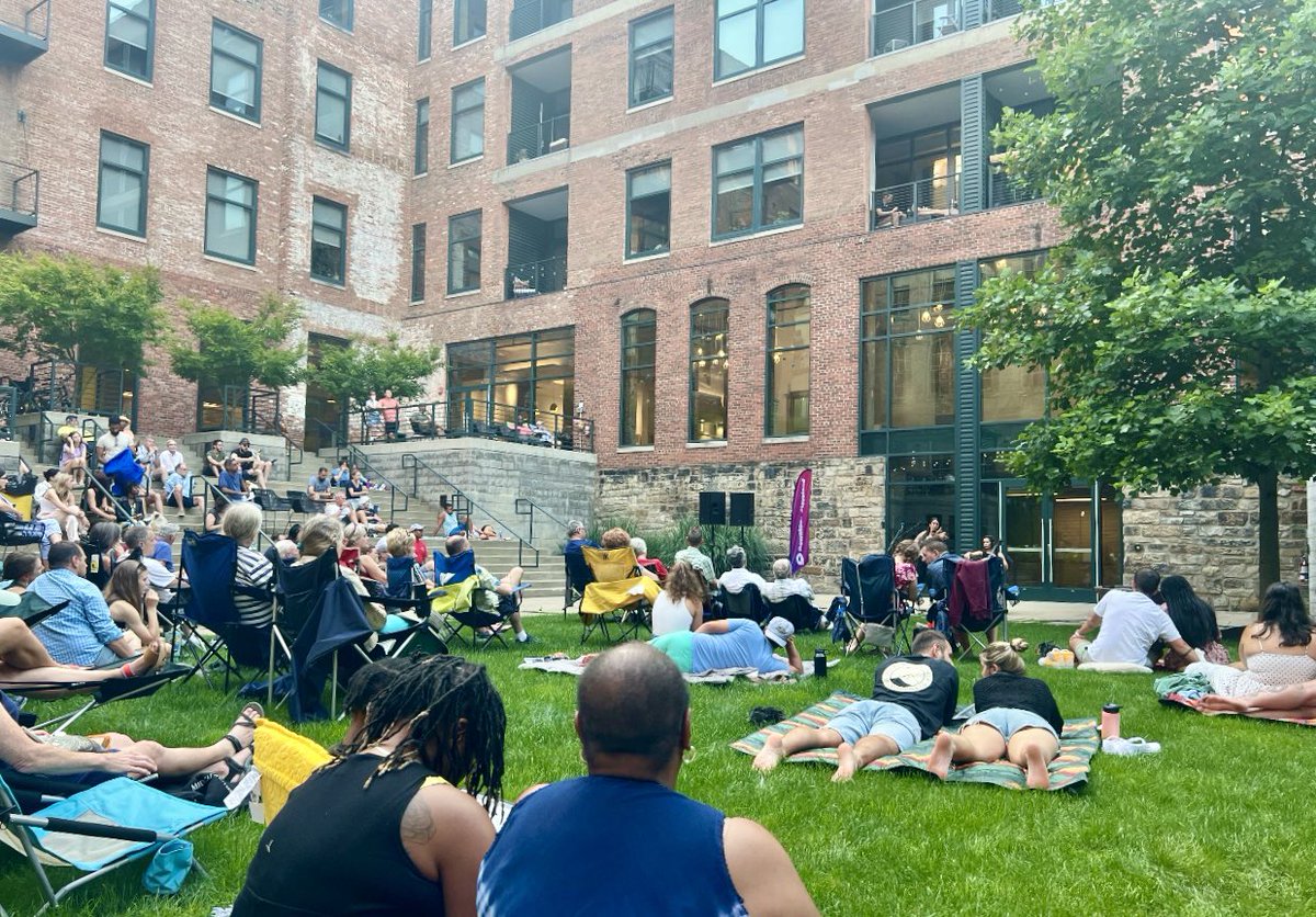 Do you know what’s very demure, very mindful? ✨ The summer finale of Downtown Cleveland’s Symphony at Sunset series tonight at 7:30pm! 🎻 

Pack a picnic, bring a chair, and enter The Worthington Yards Courtyard (800 W St. Clair Ave) to enjoy a FREE performance from Opus 216! 🌆