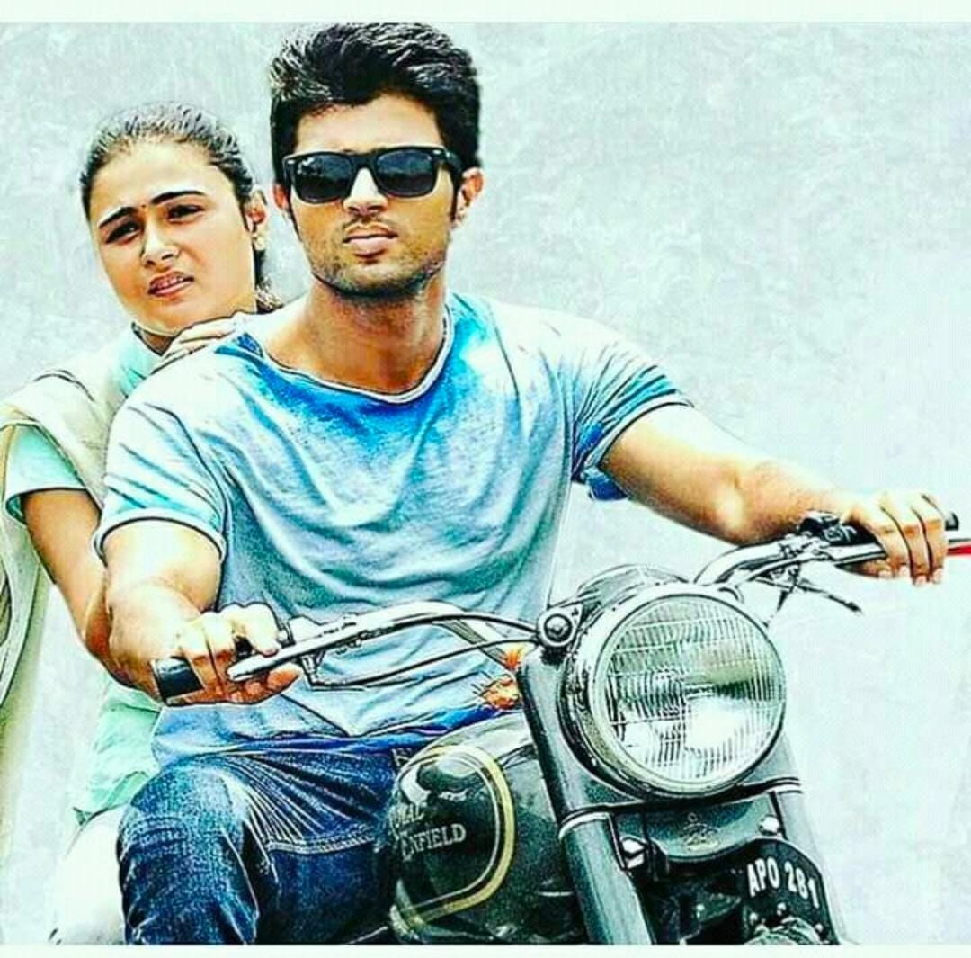 VdfcMahabubnaga's tweet photo. @TheDeverakonda #ShaliniPandey ❤️🔥
#7YearsForArjunReddy @imvangasandeep https://t.co/dZ0E9zDas3