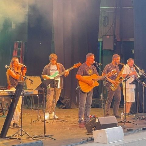 LongIslandCares's tweet photo. A massive THANK YOU to everyone who came to the DโAddario Summer Jam! ๐ We collected 690 lbs of donated food, and your support means the world to Long Island Cares. ๐
#Grateful #SummerJam #LongIslandCares #CommunitySupport #NonprofitEvent #ThankYou https://t.co/oMkIUDBzrC
