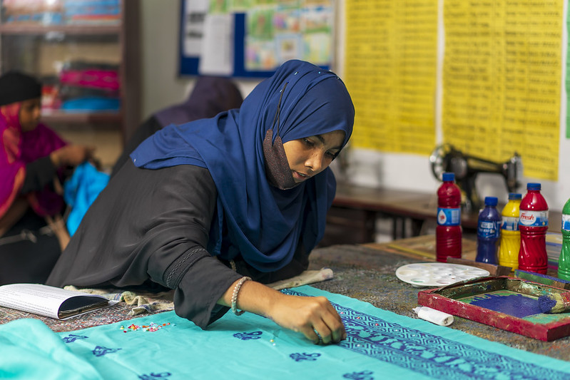 The #Rohingya crisis is now in its 8th year in Bangladesh.
 
Gender equality must be front and centre of the response in Cox’s Bazar.

Let us:
✔️Provide lifesaving protection services
✔️Build resilient livelihoods
✔️Strengthen women’s leadership
 
📷Oxfam/Istiak Karim