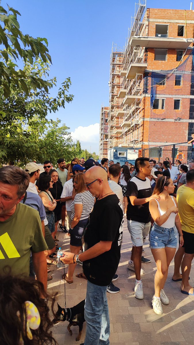 TodoCanaveral's tweet photo. ¡FUERA OCUPAS DE #ELCAÑAVERAL!

@IdiazAyuso @AlmeidaPP_ @A3Noticias @telemadrid @okdiario @InformativosTM @informativost5 https://t.co/Hugs7SxToW