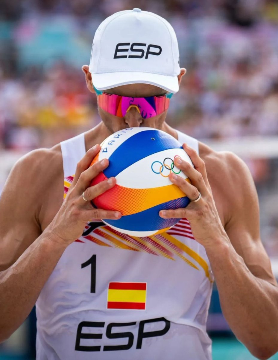 🏐🏖️#VoleyPlaya

🥹 Se retira Pablo Herrera, LA LEYENDA 🇪🇦 🌟

👏 MUCHÍSIMAS GRACIAS PABLO. Siempre serás EL REFERENTE

- 6 JJOO (ÚNICO EN LA HISTORIA)
-🥈Atenas 2004
-📜 Paris 2024
- 21 años profesional
- 40 medallas (12🥇13🥈15🥉)
-🥇🥇🥉🥉Europeo
-🥇🥈Mundial jr

🙌 HONORES 🙌