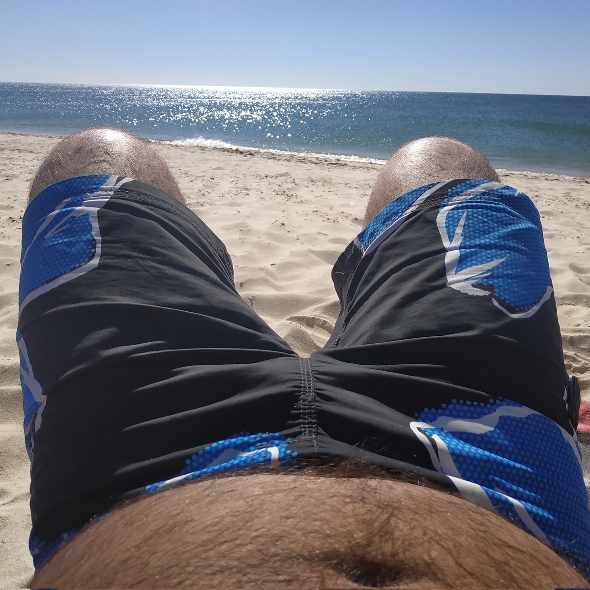 Pedrocov1's tweet photo. Sun sand sea and... https://t.co/yfKTvX8Pr0