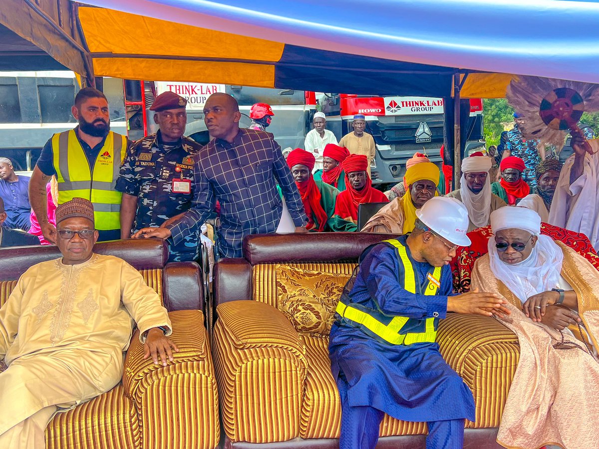 Abdool85's tweet photo. Earlier today, Governor @ubasanius performed the groundbreaking ceremony for the construction of a 35.6 km road in Birnin Gwari. 
The groundbreaking was for the construction of a 35.6 km road from Bagoma to Gagumi through Unguwan Fari, Idi Labo, Awaro Tashan Keji and Sabon Layi In Birnin Gwari LGA of Kaduna State.