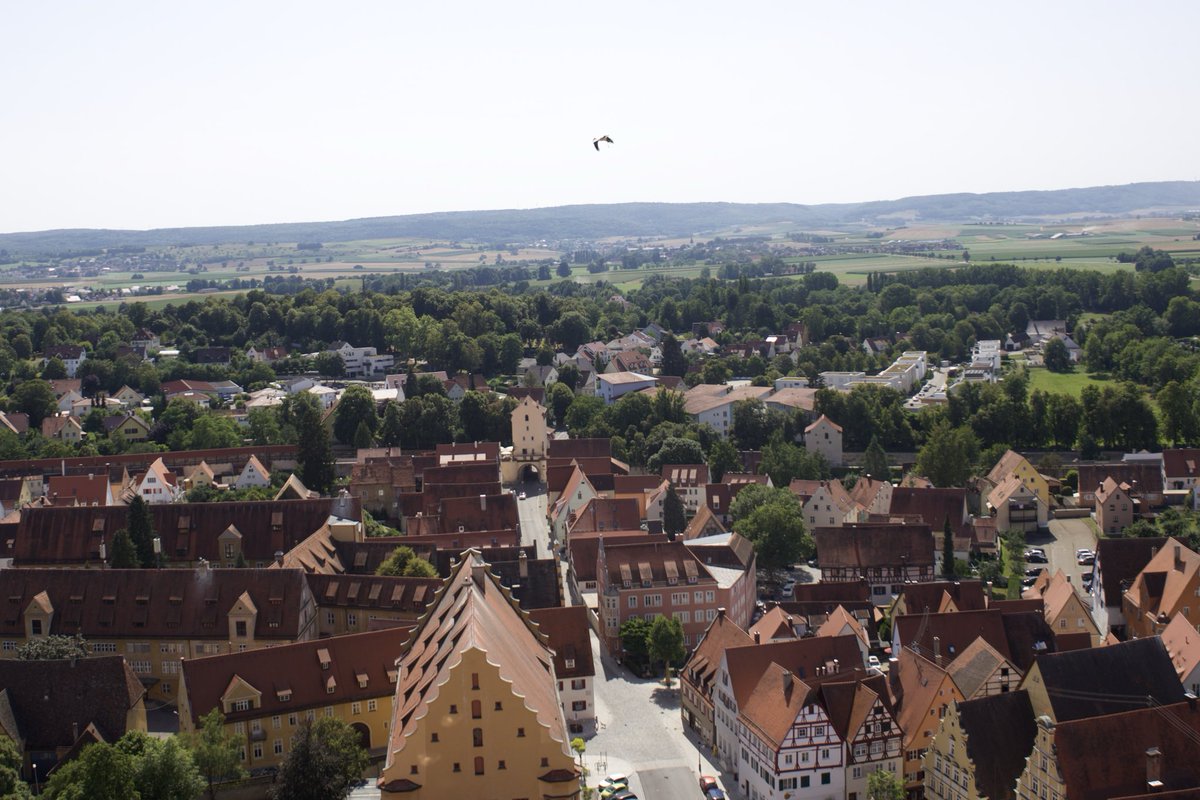 RcImagine's tweet photo. Real-life Shiganshina (Nördlingen, Germany) is a MUST SEE for any AOT fans https://t.co/iOqtcPSfND